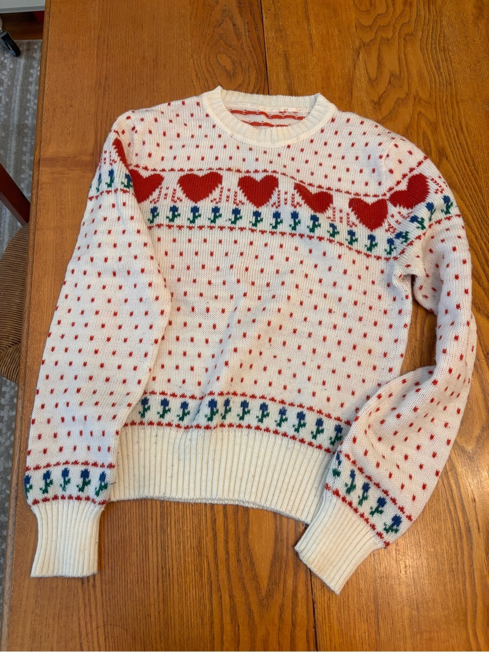 Cream and Red Heart Pattern Crewneck Sweater vintage 80’s ski sweater